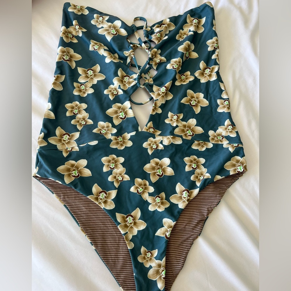 Bronx full piece washed never worn excellent condition